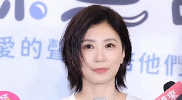 不谈恋爱我才担心！贾静雯官宣女儿恋情，这届家长的格局看呆全网