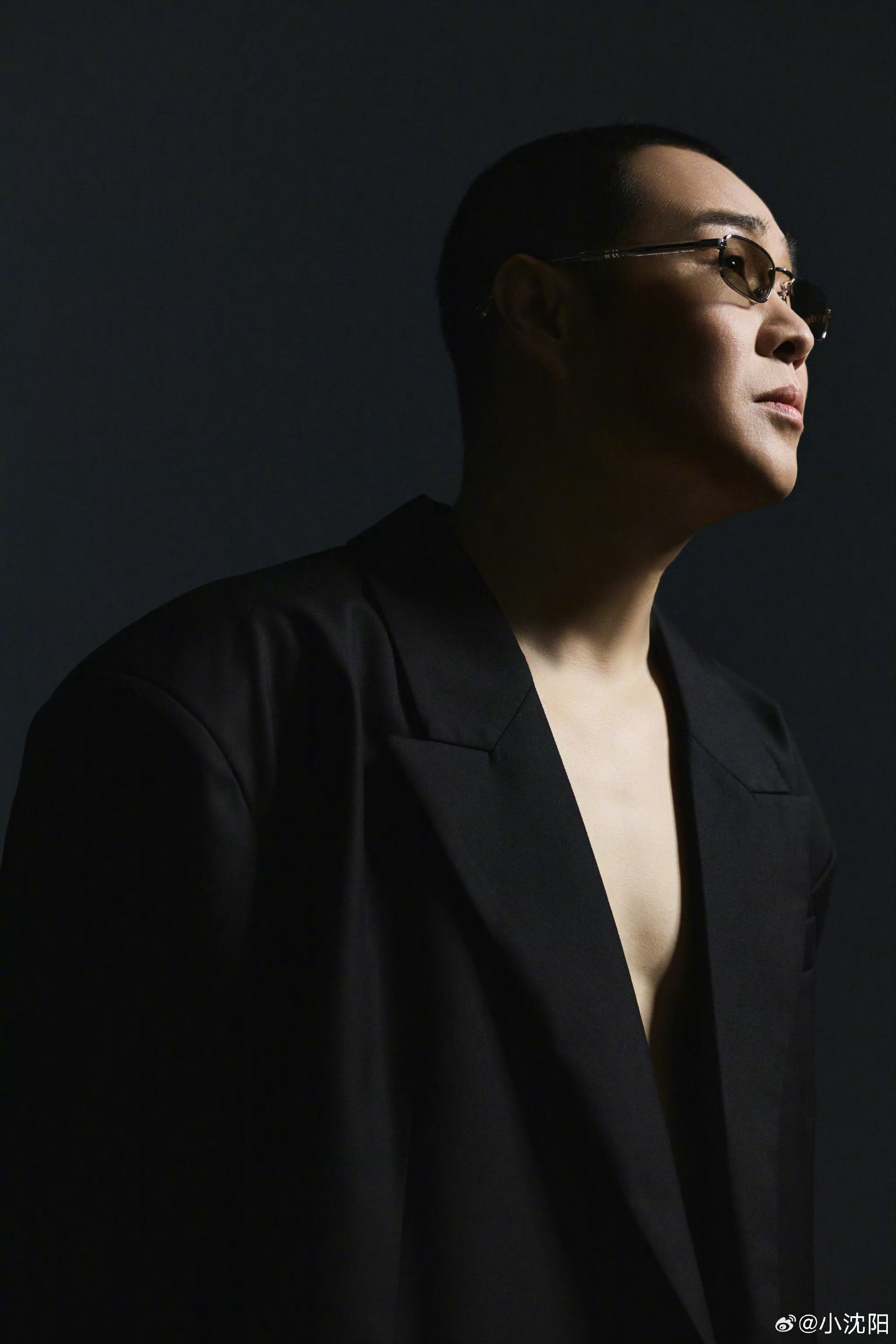 耳帝也爱小沈阳以前总是被喜剧人的标签掩盖光芒，这一次初舞台彻底释放实力，稳定出色