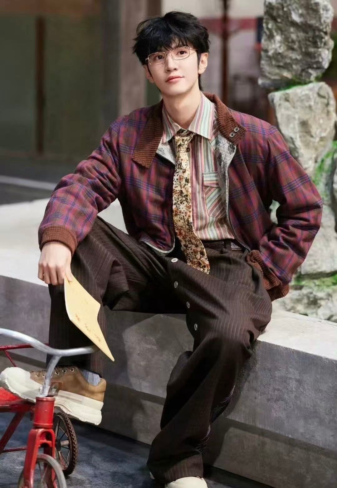 陈哲远大侦探数学老师大侦探哥拖的不是课堂，是知识的海洋——陈哲远这老师当的，学生