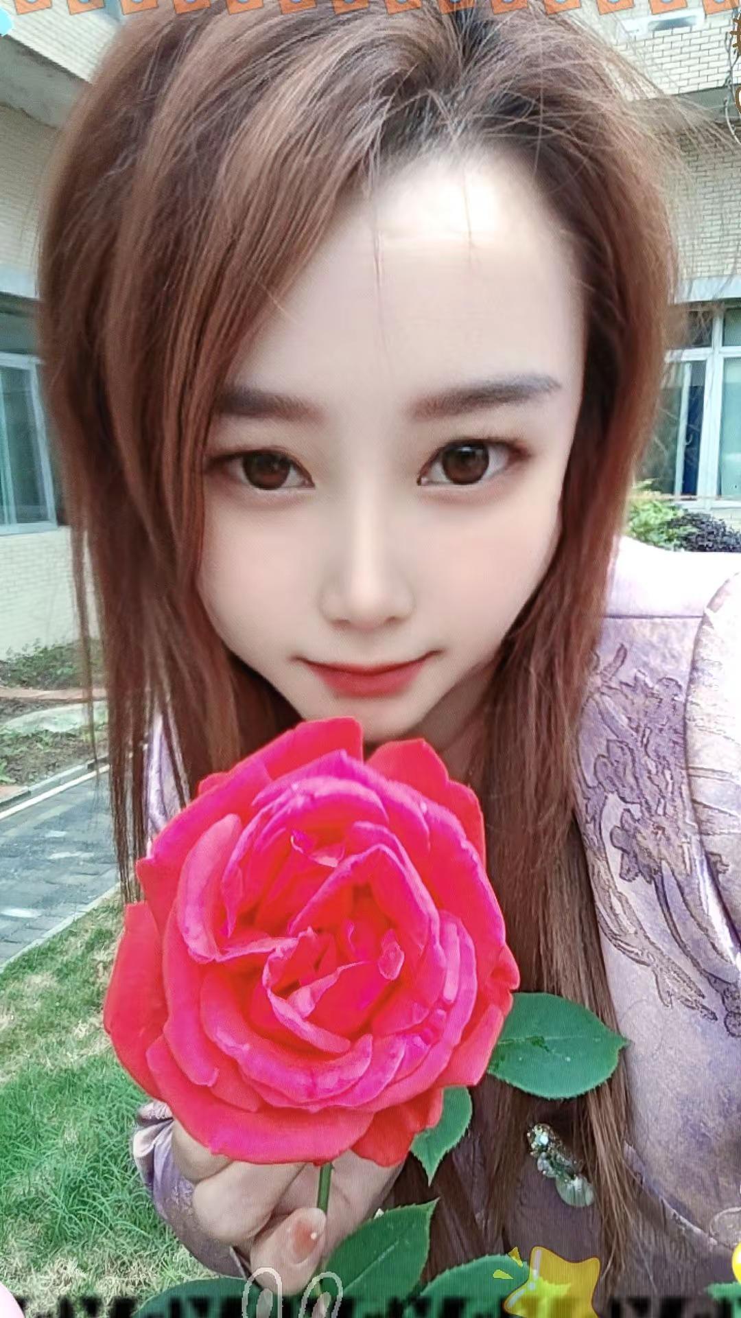 做自己的玫瑰🌹