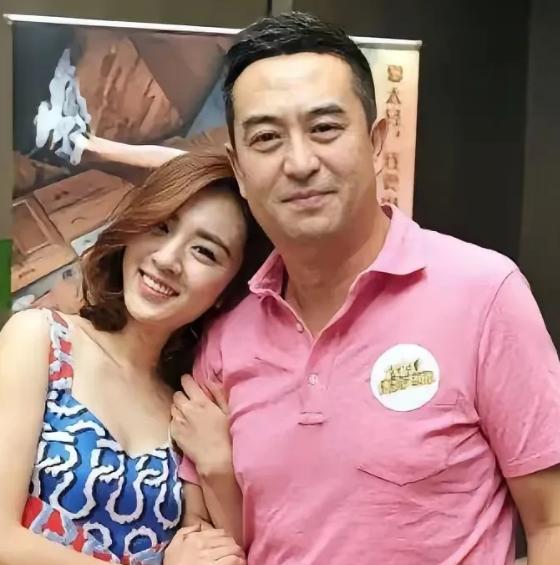 我有一个大胆的猜测演员张嘉益很有可能是王晓晨演艺生涯中，懂她、挺她、也能成就她的