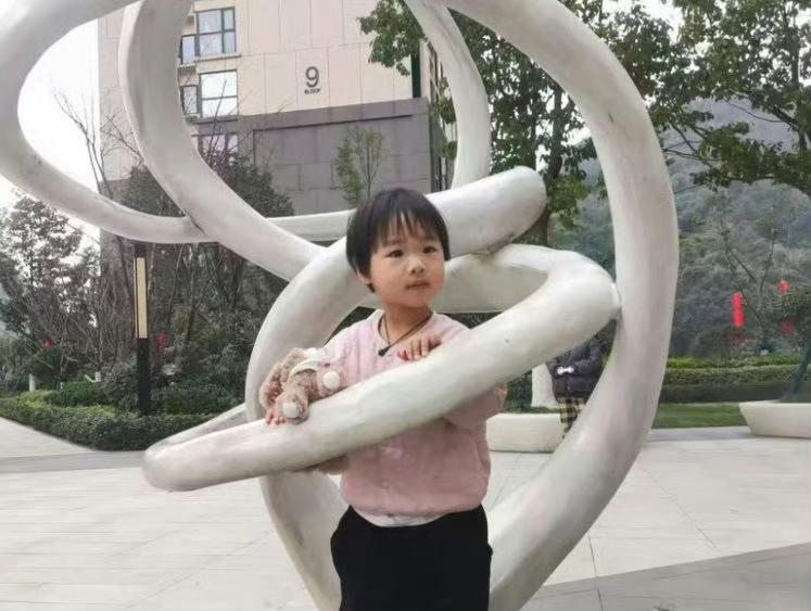 现在全网最后悔的人，估计就是昨晚觉得孩子没希望的那些人。
本来以为下雨降温孩子穿