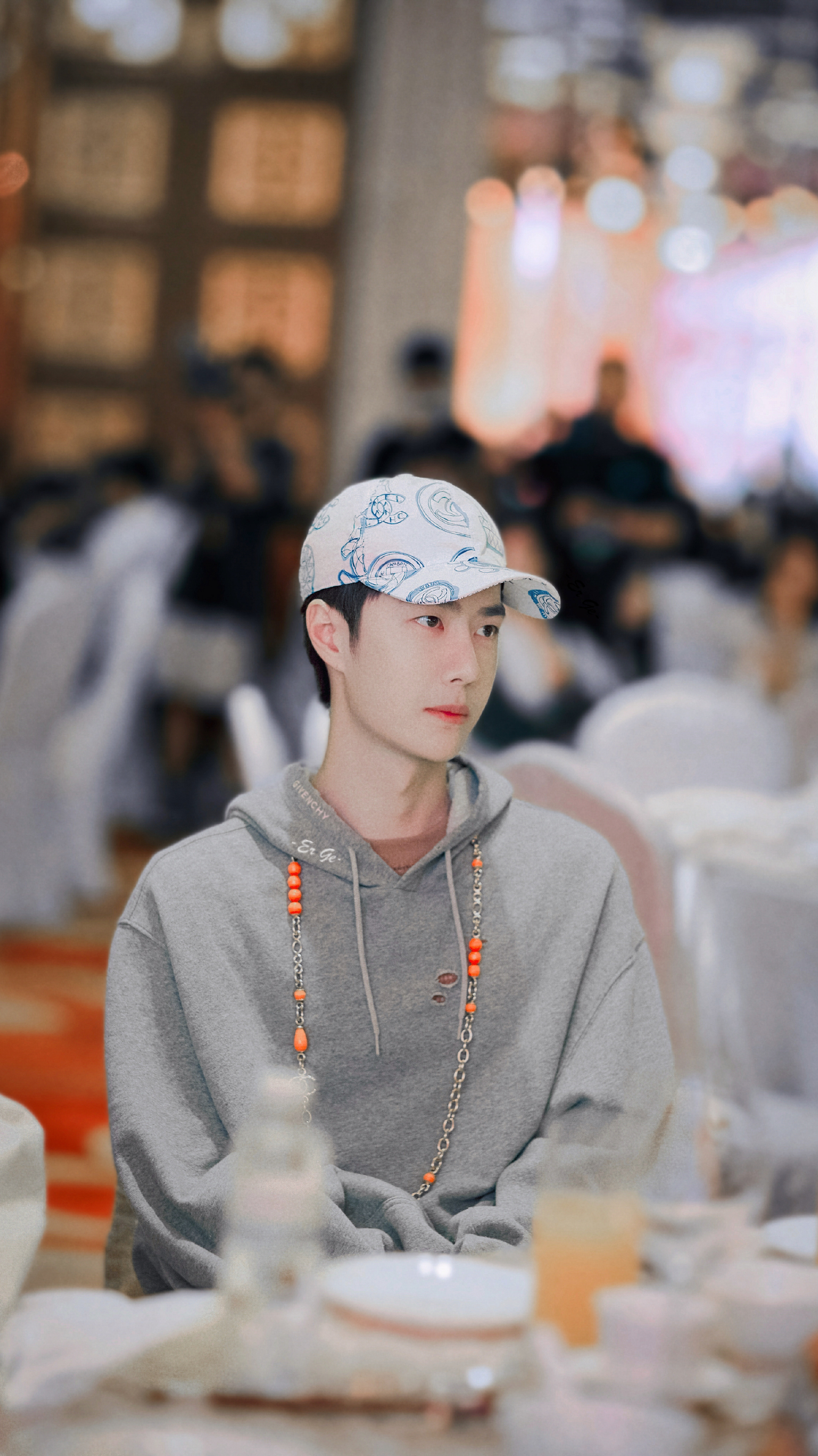 正能量艺人王一博 / 和王一博一起做公益 和正能量演员王一博一起传递温暖，公益之
