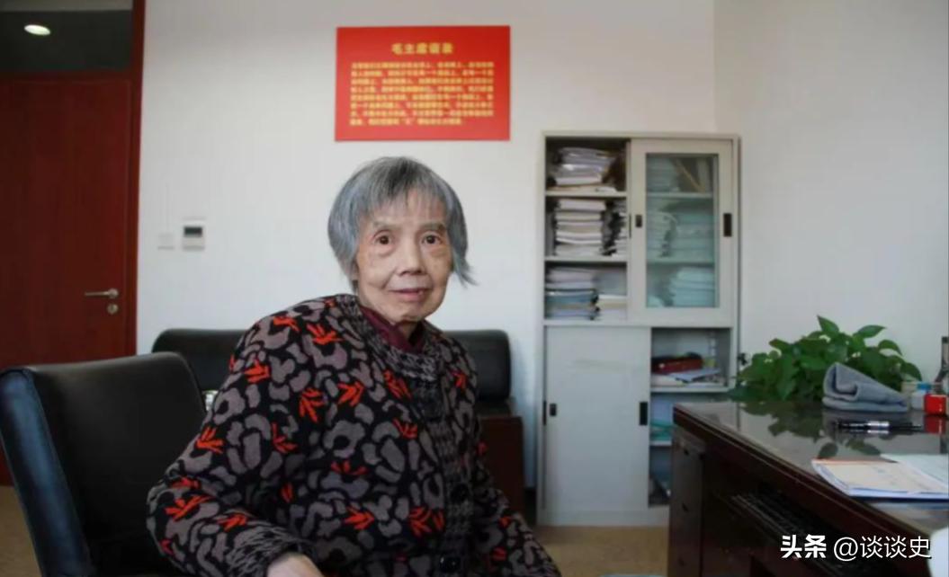 2023年4月20日，被誉为“龙芯之母”的黄令仪院士溘然长逝，享年86岁。她穷尽