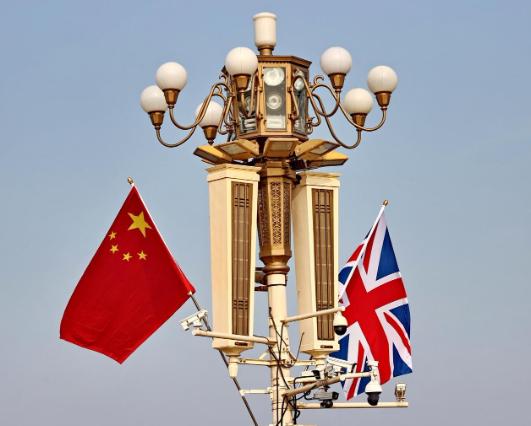 英国似乎很有“自知之明”，

斯塔默来到中国后，英国《天空新闻》表示，坦率地说，