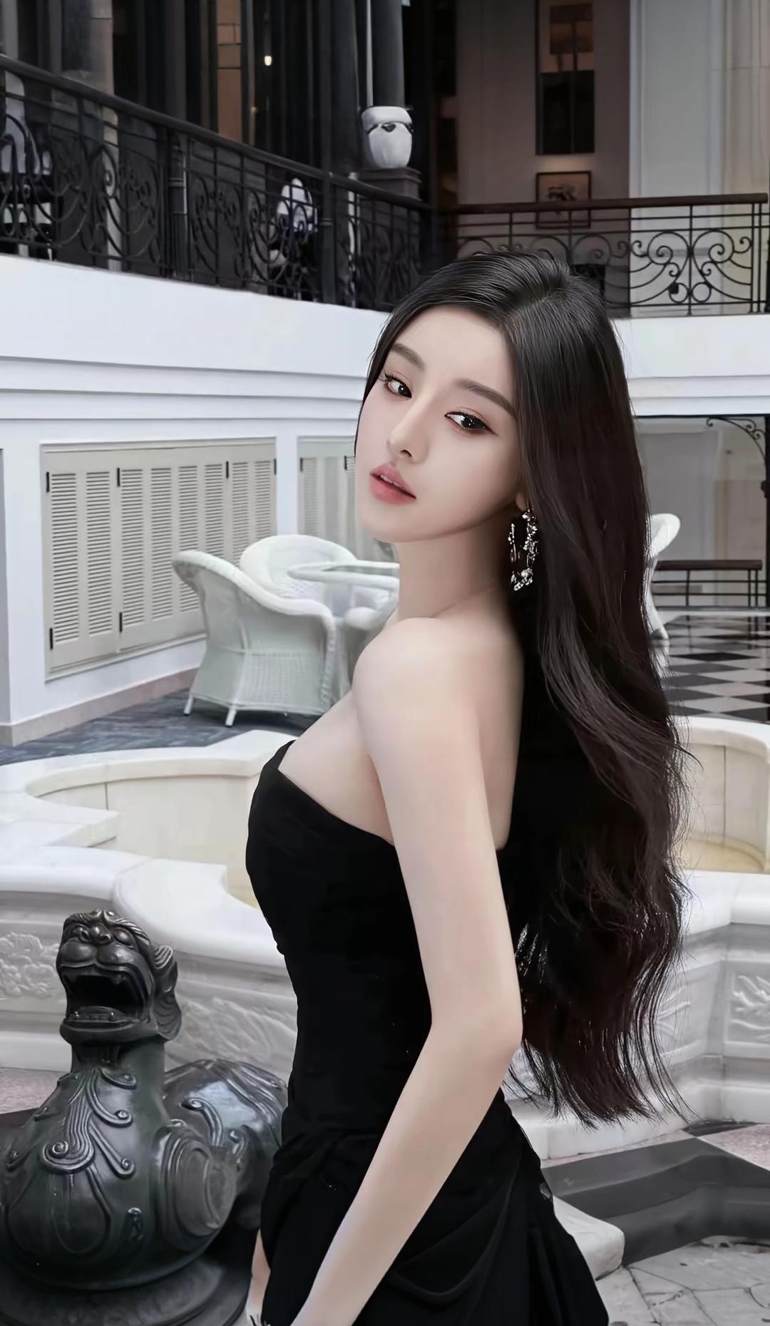 优雅黑裙，气质满分，都市女郎的时尚范儿