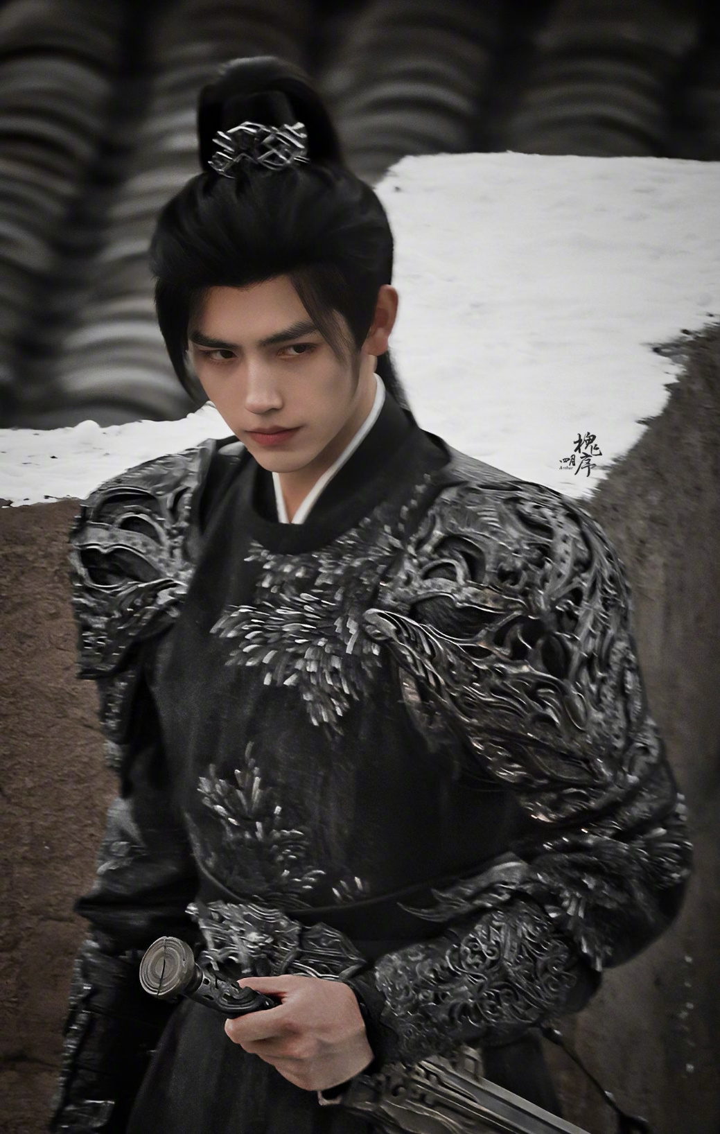 陈飞宇横跨20岁到75岁扮相少年意气、暮年风骨，陈飞宇把一生跨度演得好有质感，岁