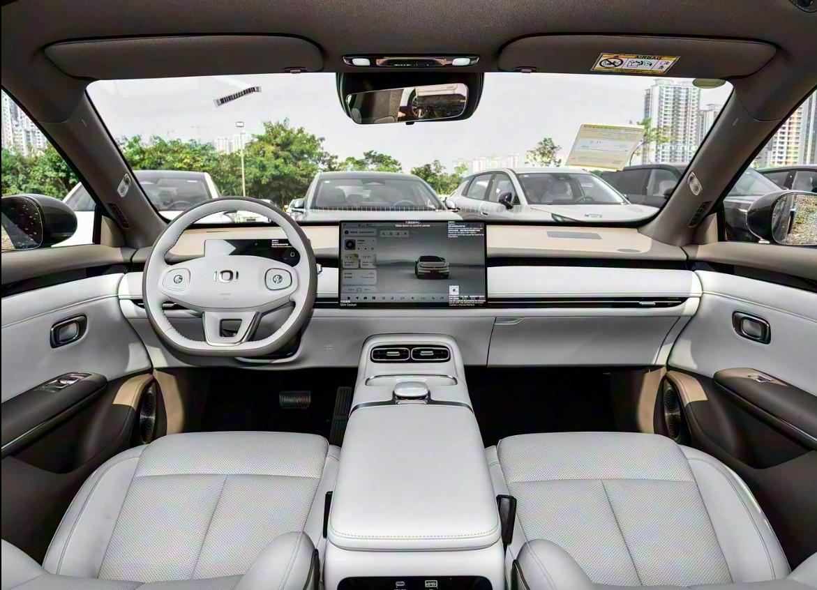 最近，对于换车，我的想法发生了一些变化。以前，一直的想法是，换车要换新能源，要换