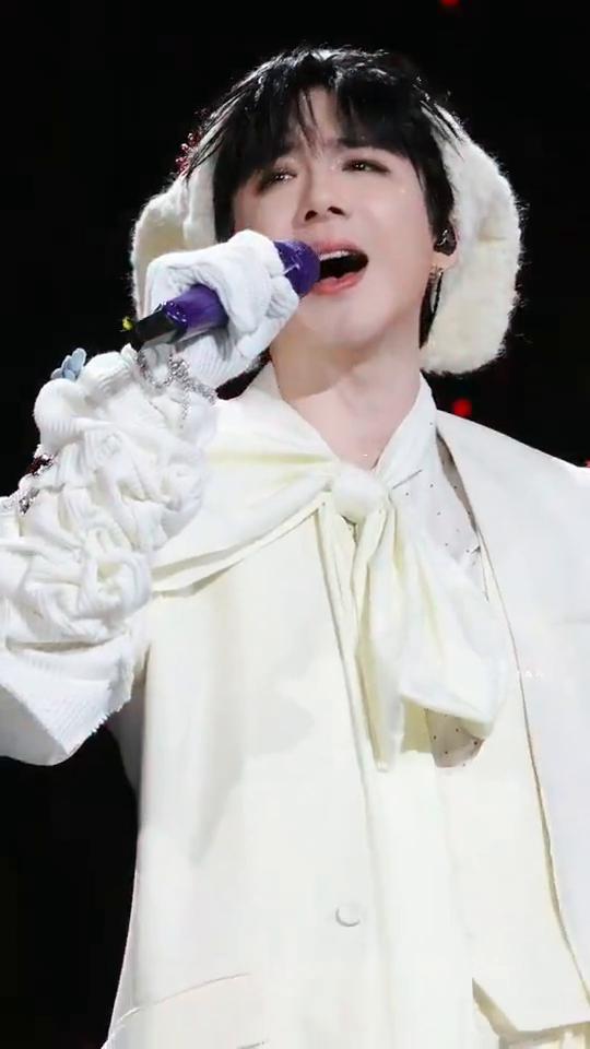 不会，我可是我害怕。像朵野花，没忘那。所以每次在你走的时候，我都紧握着你的手，对