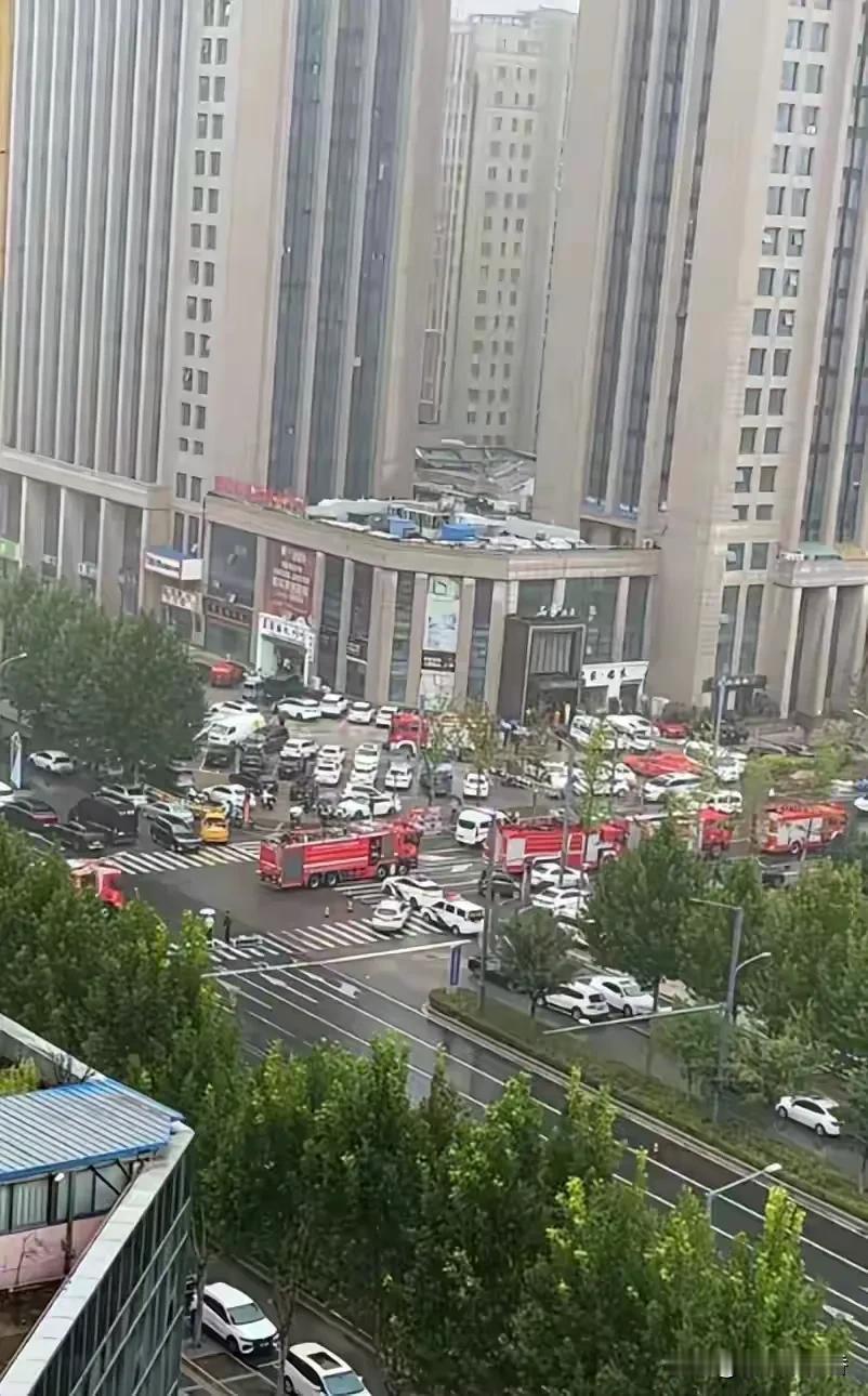 10月2日，江苏连云港东海县牛山街道的名家厨房酒店出大事了。上午11点多，酒店三