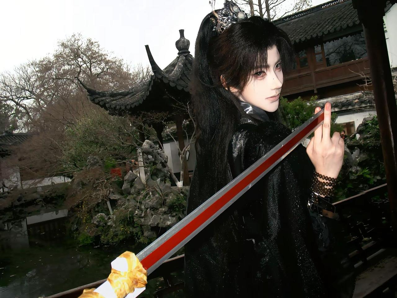 见长剑覆雪如见并肩。古风 汉服