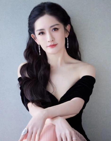 谢娜崩溃大哭？

就为这事儿，真理解不了


谢娜因为错过张杰演唱会而崩溃大哭，