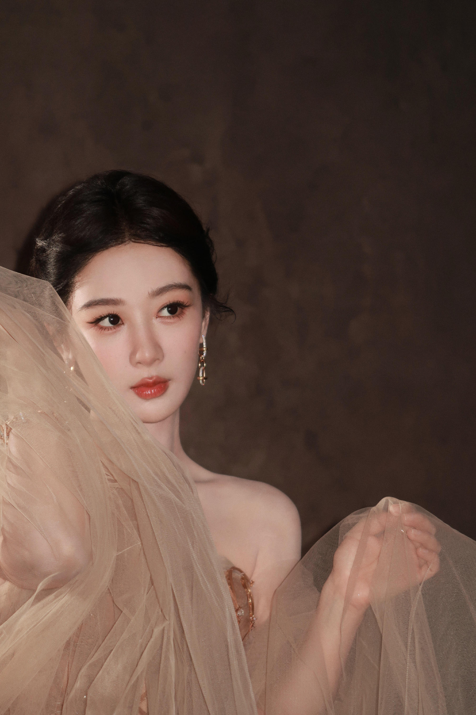 杨紫[超话]  yz杨紫董竹君yz‍杨紫玉兰花开君再来 “春风过江南赠予一片夏 