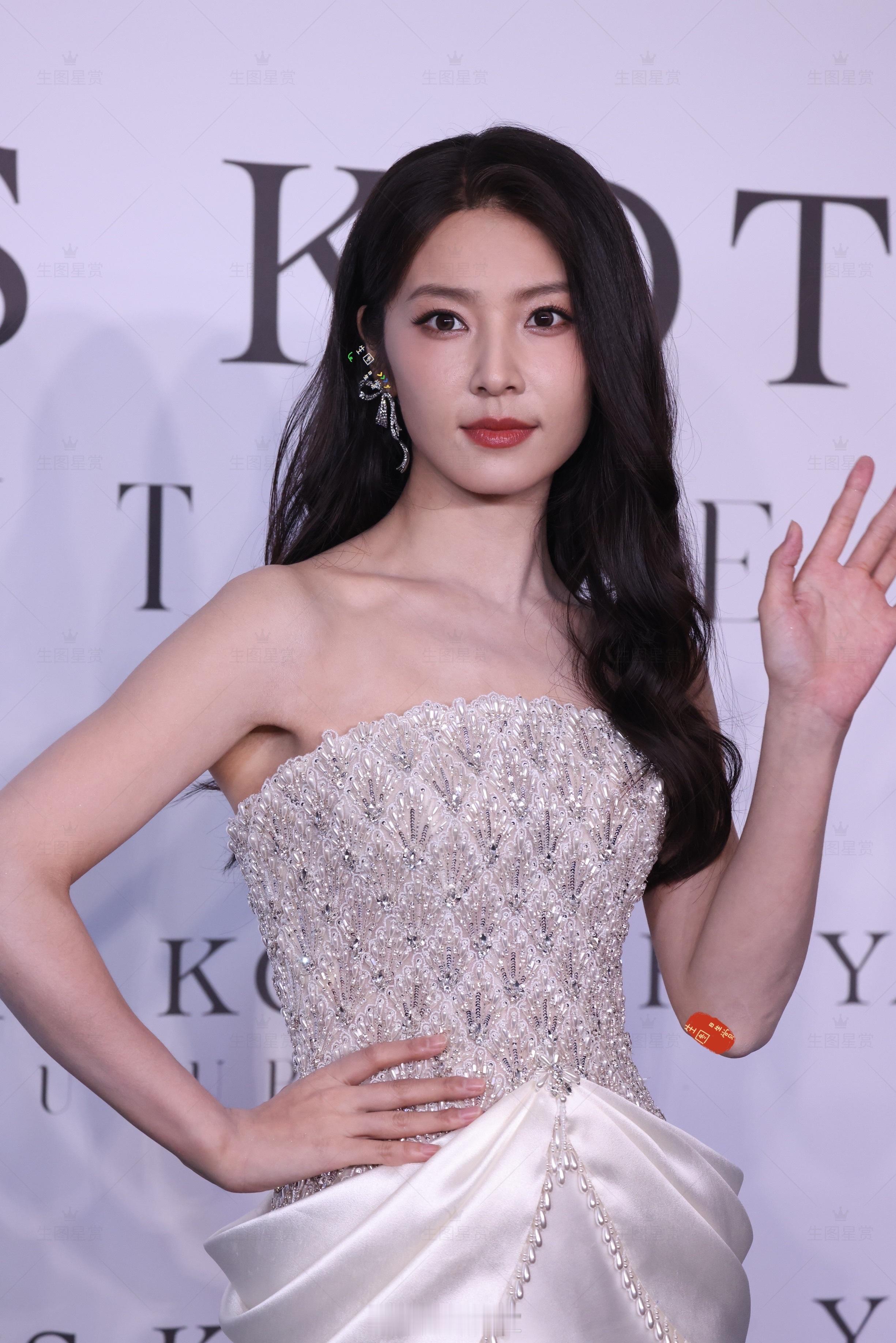 马心瑞上海时装周 生图掉落美美的很轻松[老师爱你] ​​​