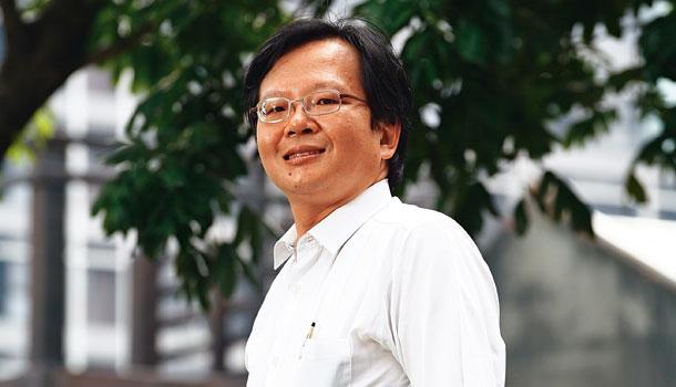 台湾名嘴黄创夏为何变绿了
黄创夏早年任职《中国时报》，长期是偏蓝媒体评论者，20