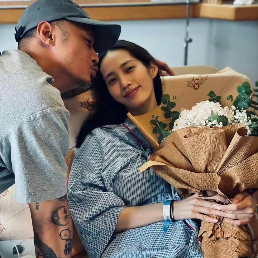 余文乐宣布离婚 年轻人离婚大多是冲动，中年人离婚往往是清醒。 