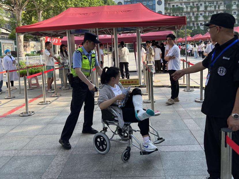 记录我的20262024年6月9日18时15分，随着终考铃声响起，2024年高考