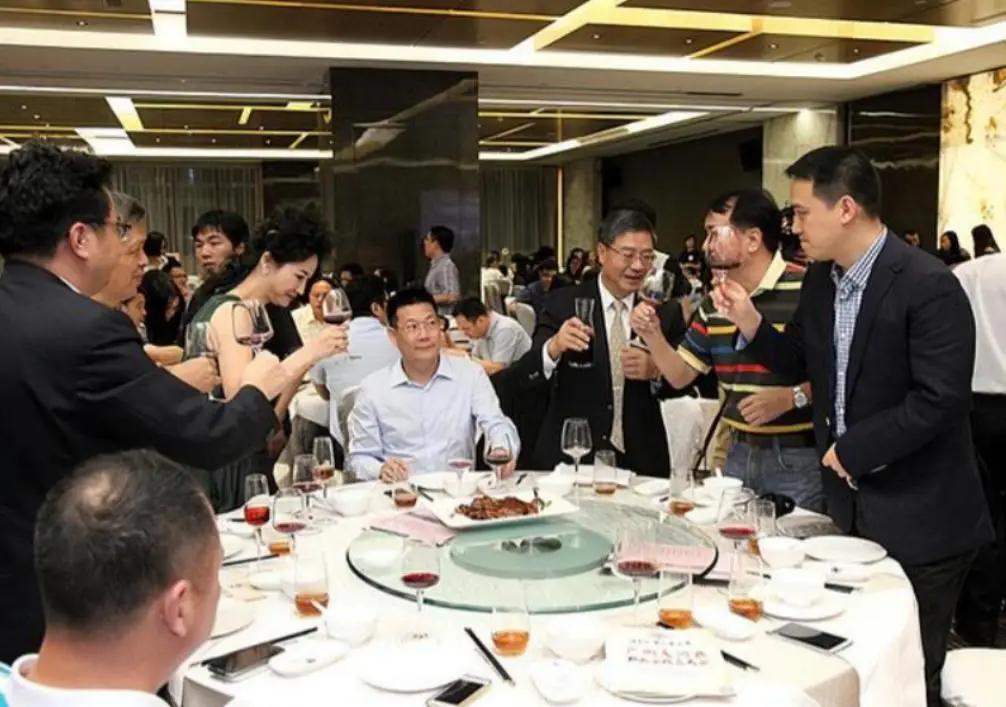 “礼有四不随”，别管好不好意思，这四种礼不要去，没有任何意义。
 
礼尚往来是中