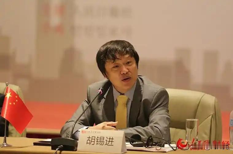 义务教育免费学英语，本身就是帮普通家庭省下高额补课费。别拿“平时用不上”“有AI