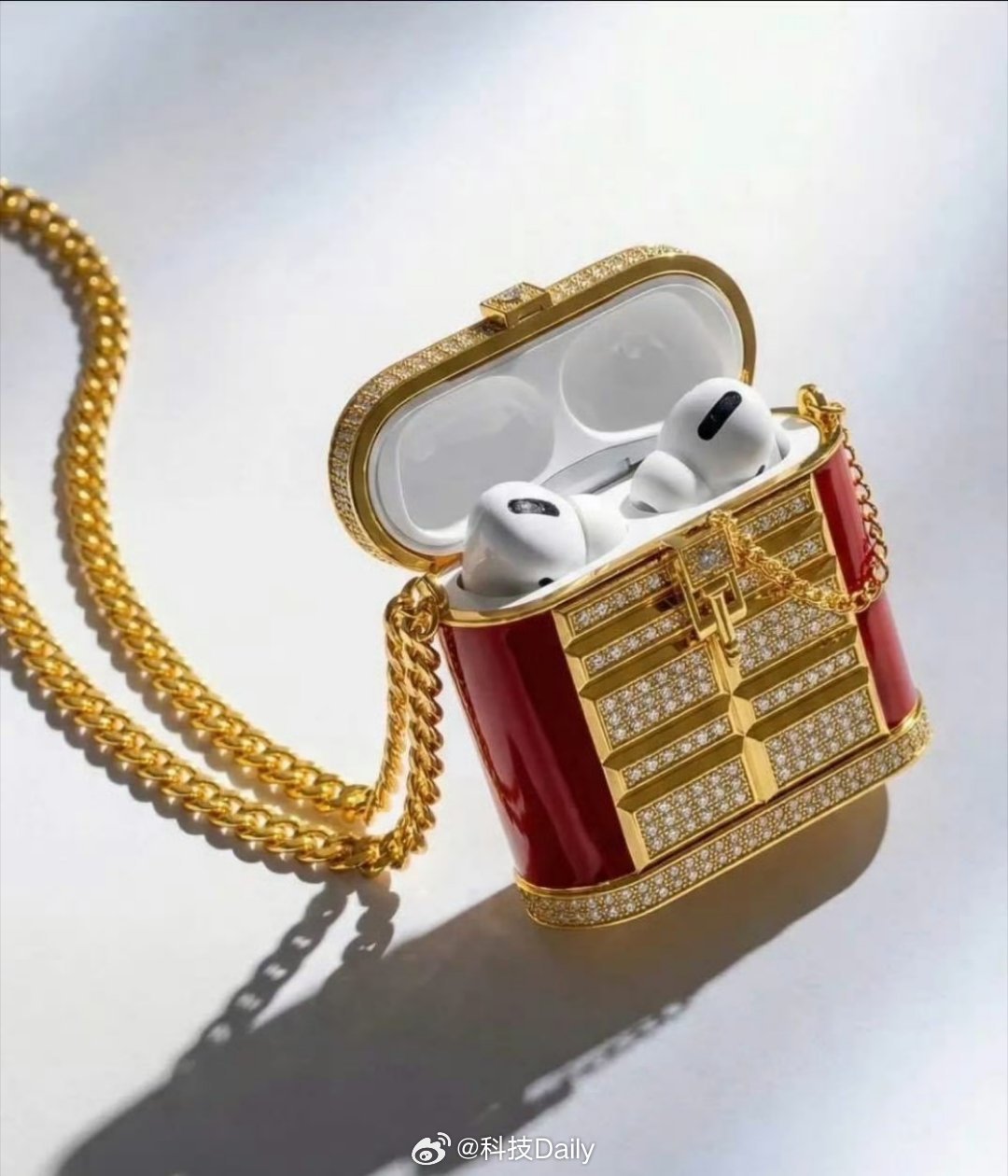 78.88万黄金耳机包大可不必，耳机没一两年就过时了，到时候耳机包装什么，不要为