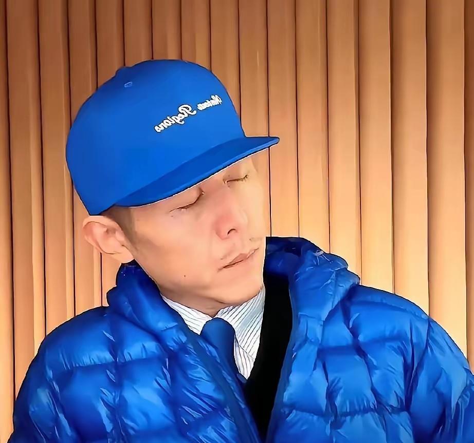 以前哄小孩，现在哄大人，他为什么这么有耐心？初次认识大冰老师，应该还是他主持阳光