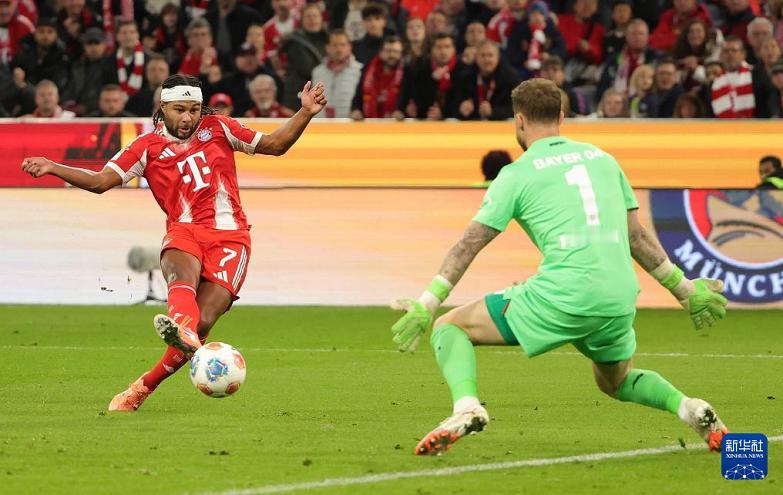 格纳布里右大腿内收肌撕裂，预计伤缺2至3个月
 
19日消息，德甲拜仁慕尼黑官方