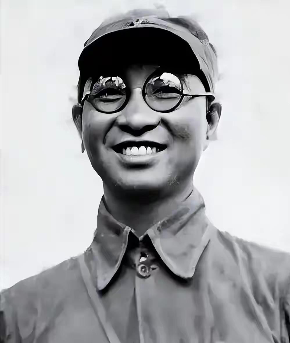 1951年彭德怀输棋骂陈赓狗头军师，陈赓故意说道：你肯定是输不起

这话搁别人嘴