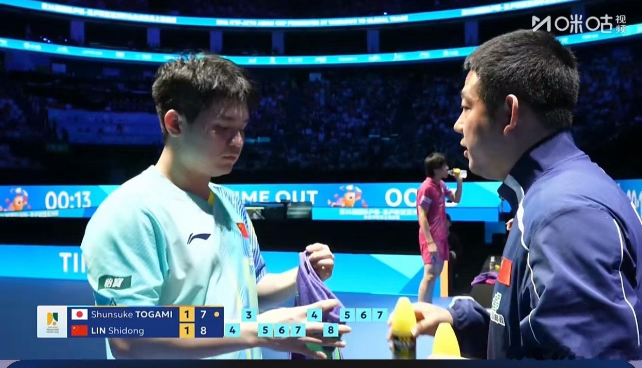 林诗栋2-1户上隼辅就这么打 他一会儿就贫血了 