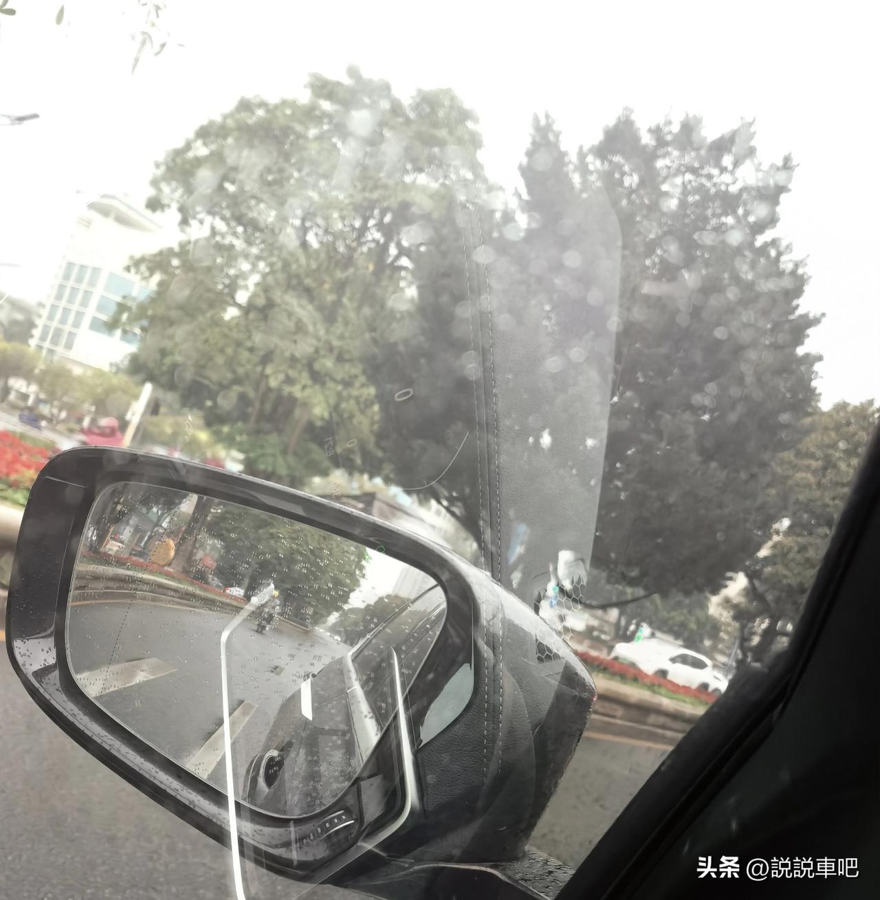 友友们，爱车刚提回家是不是都特别的开心又兴奋呢？但是开心归开心，这几件事首选要安