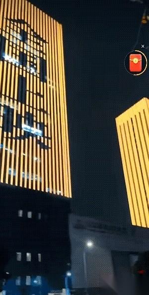 一座城，为一部电影亮灯。
我看到宜昌的夜空，被《得闲谨制》几个大字点亮的时候，说