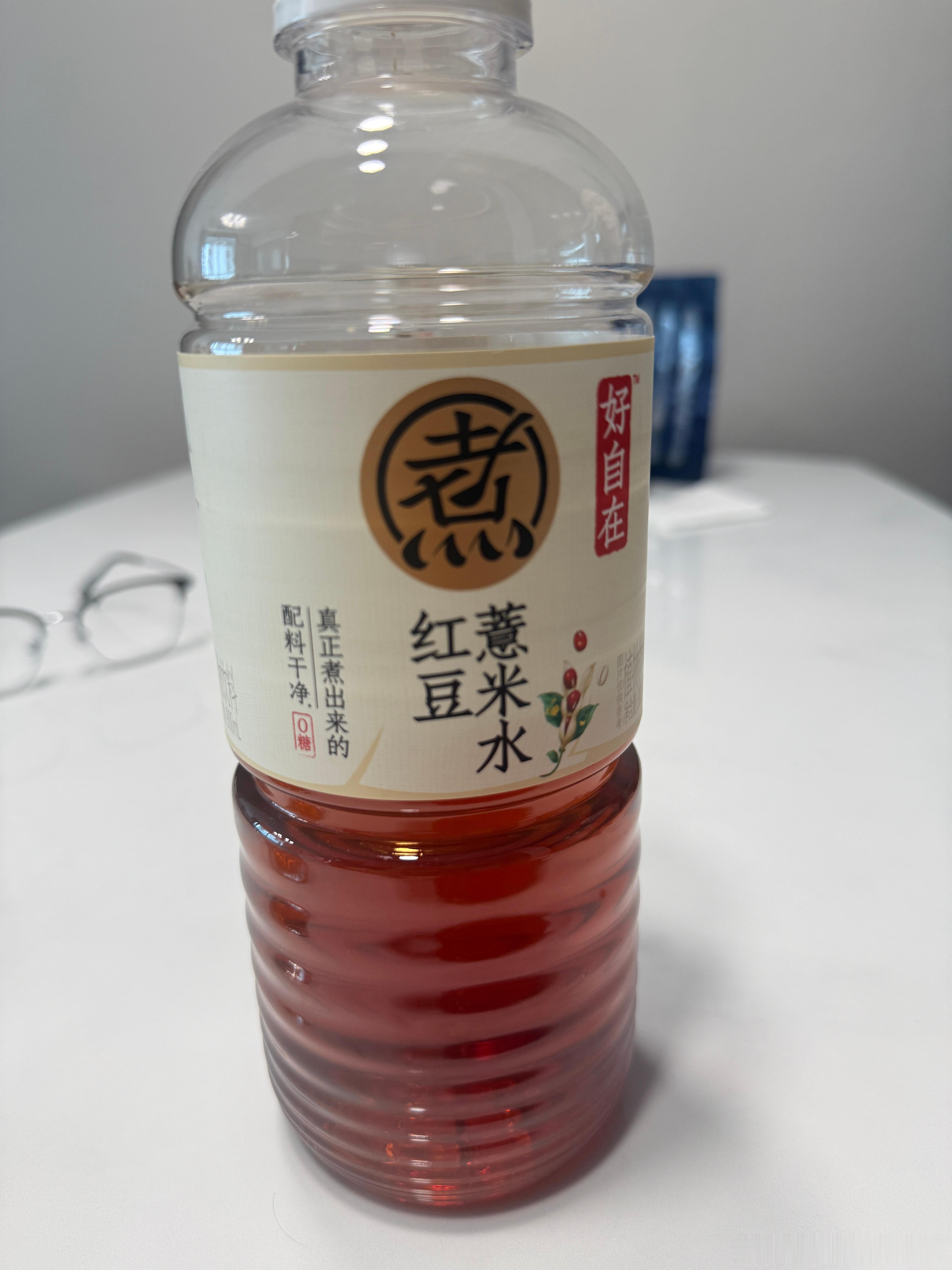 第一次喝这种水，虽然不甜，但是还蛮好喝的[哈哈] ​​​