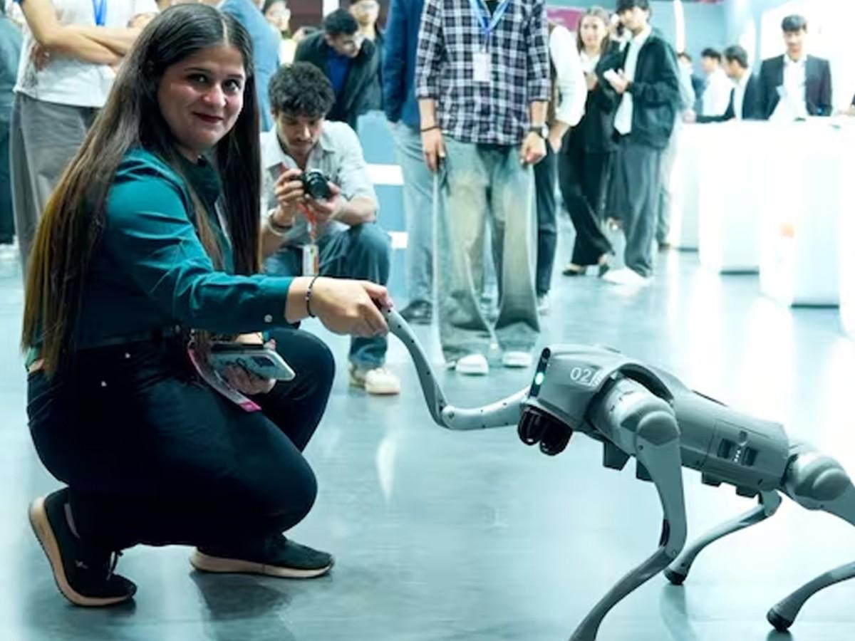 印度想靠 “抄” 登顶 AI 强国？中国机器狗换个标签，就成了他们的 “黑科技”