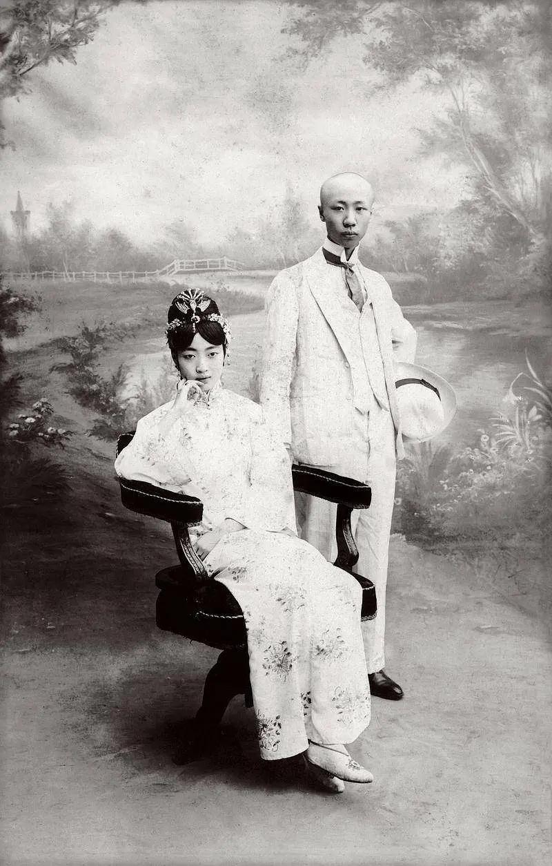 大婚不久的末代帝后，1922年12月1日，溥仪与婉容大婚，是中国封建王朝最后一次