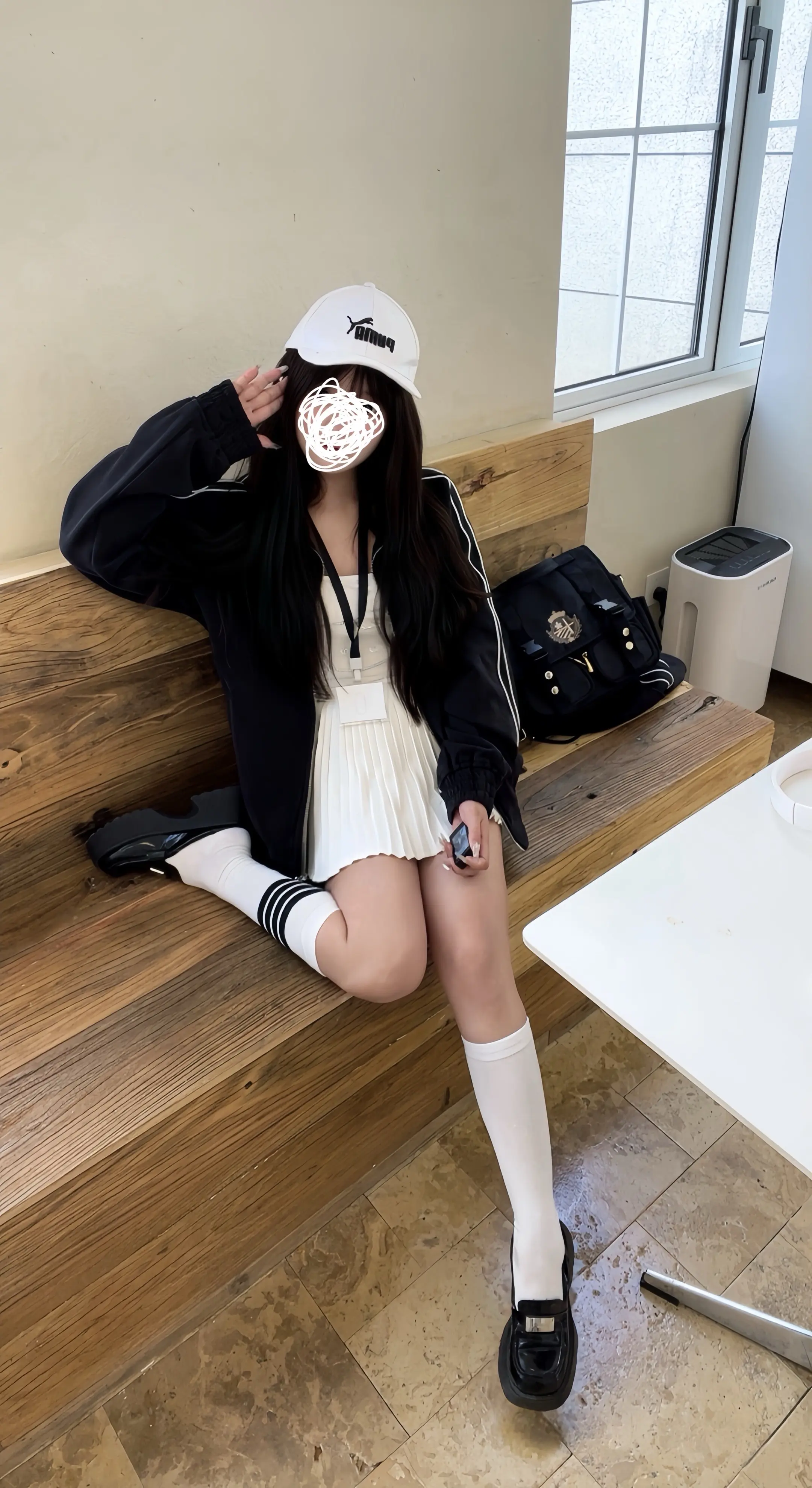 不高，不瘦，不漂亮，很普通，但仍然是自己喜欢的样子。