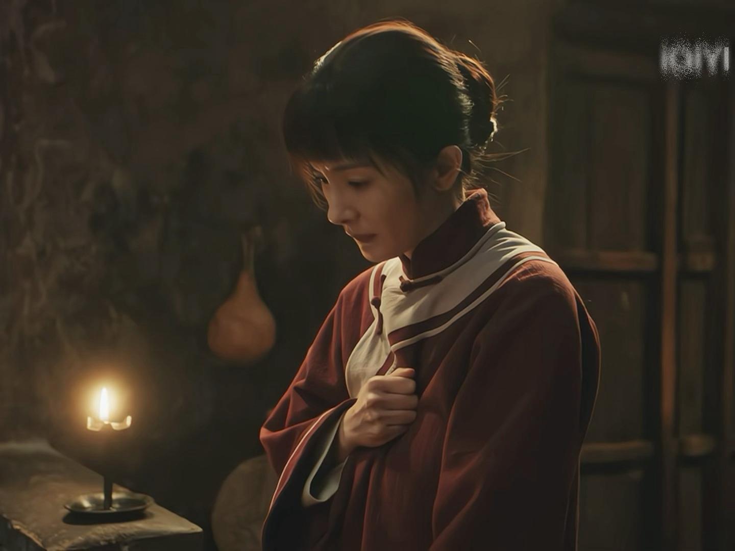 生万物杨幂宁绣绣 俺娘宁绣绣紧握胸口，满眼都是担忧[捂嘴哭]演的真好 ​​​
