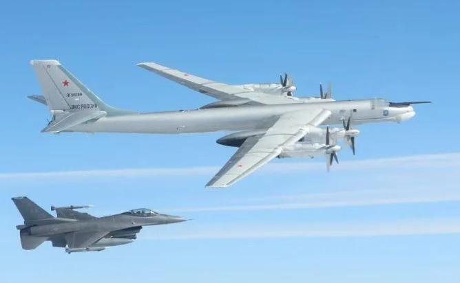 美战机出动，拦截多架俄罗斯军机

根据美国和加拿大联合的北美防空司令部在 19 