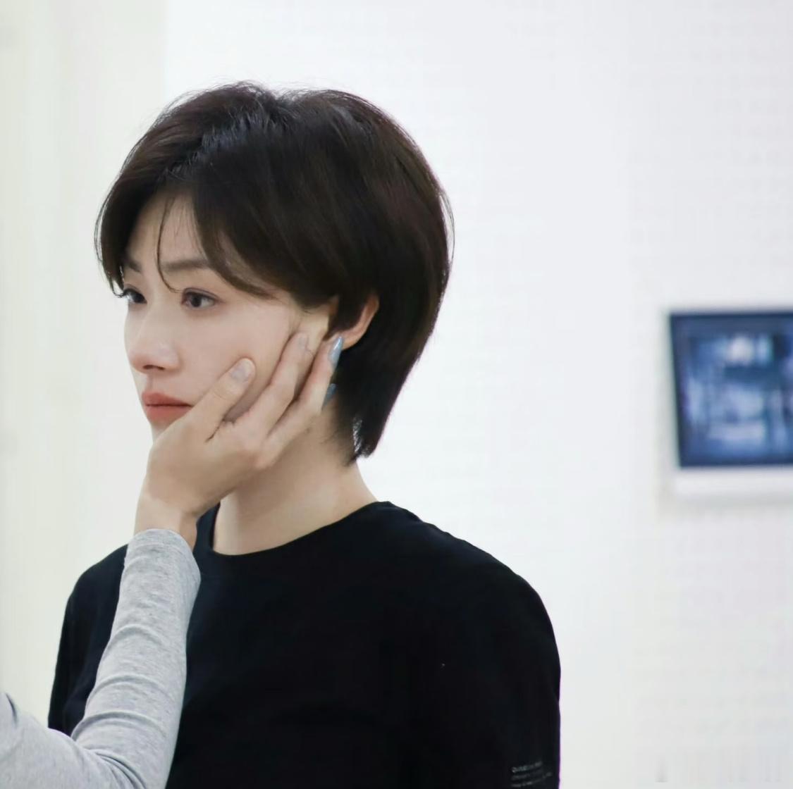 万茜长发短发都好权威，斩男又斩女[开学季] ​​​