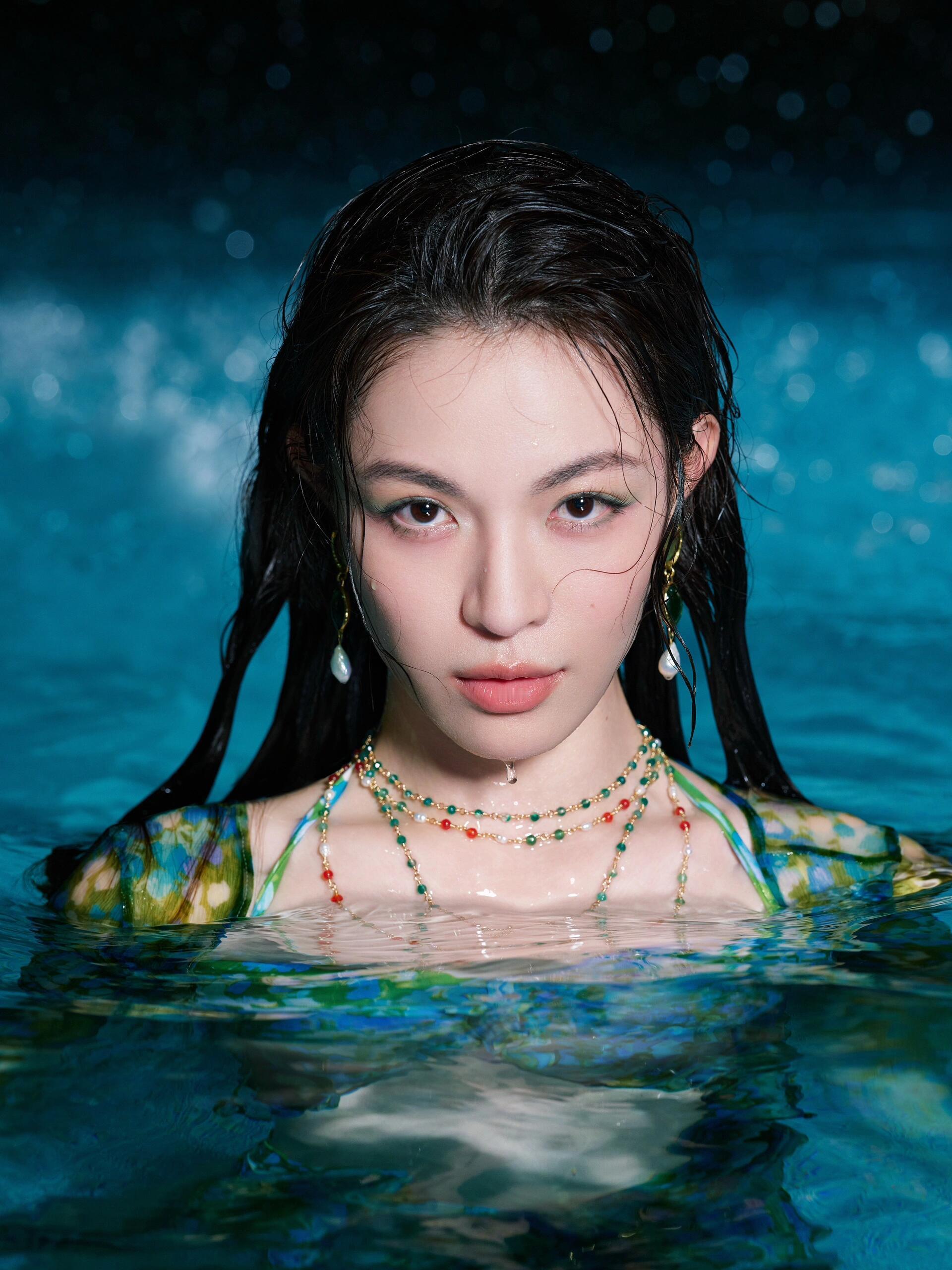 “欢迎坠入这场心甘情愿的沉溺”钟楚曦 ​​​