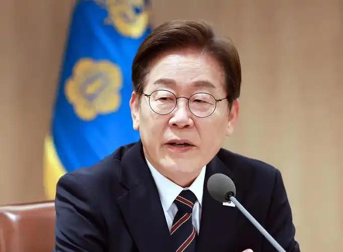 2026年8月5日，韩国统一部向总统李在明提交了一份工作报告。
这事表面看是修9