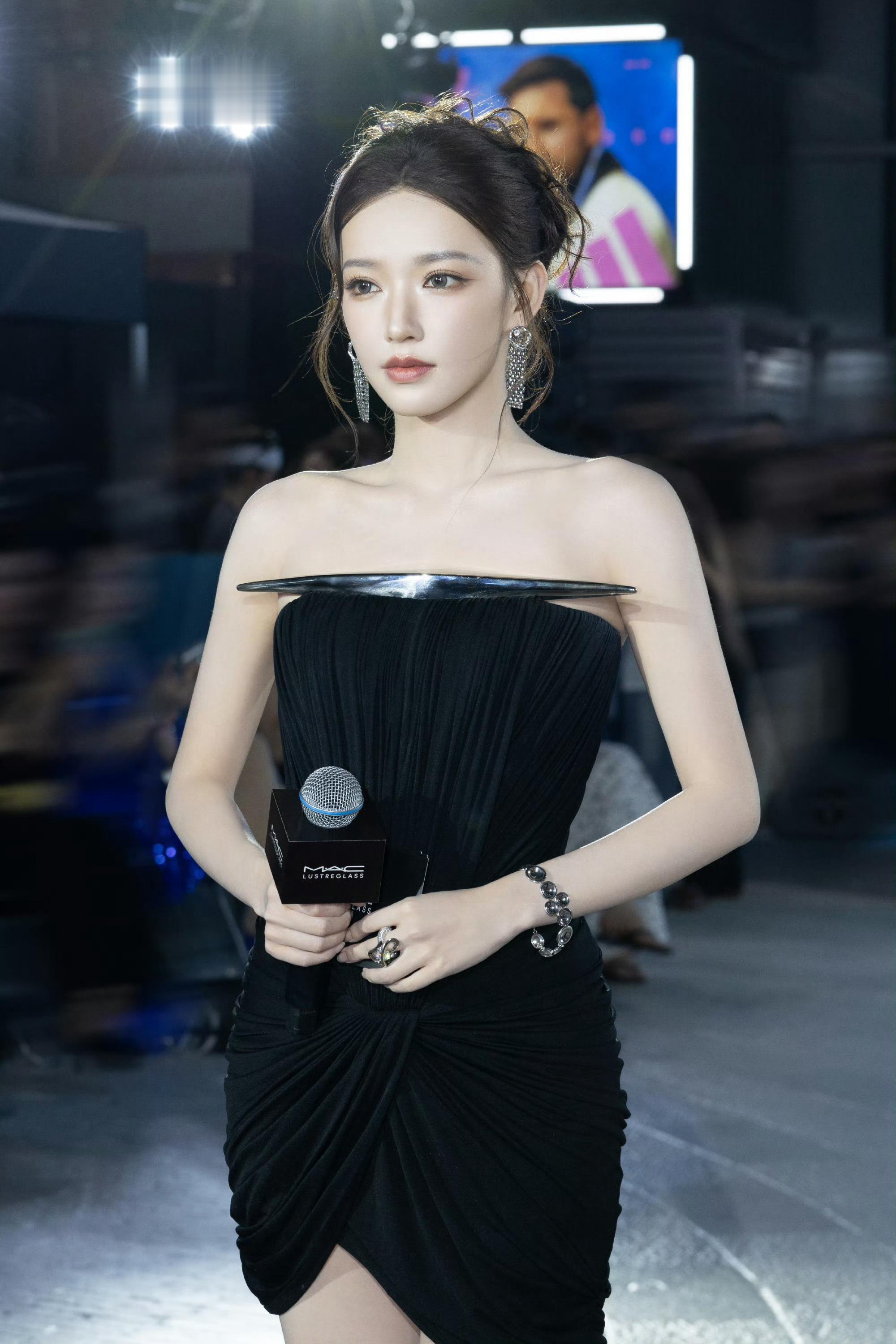 程潇黑裙好美姐姐 女神级别的好吧！ 