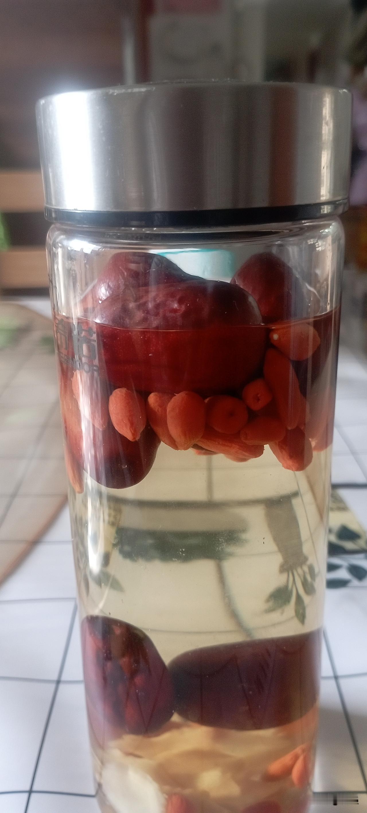 我一个人睡的时候，为什么老是做恶梦，到底是得罪了哪方神圣，经常扰得我不得安宁。