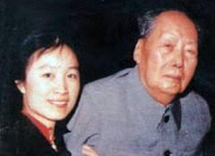 毛主席生前最后一个75岁生日上，孟锦云突然跪拜，感慨地说：主席，我要给您磕头！