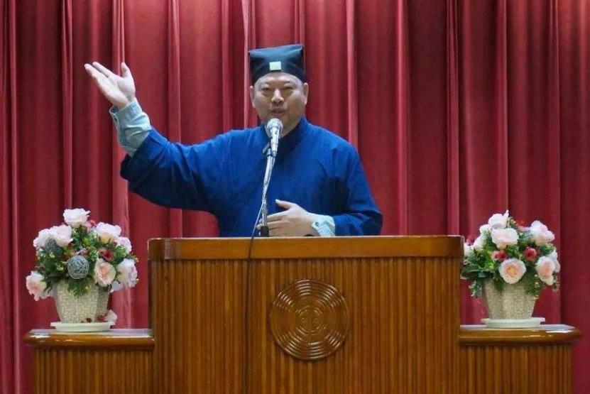 [微风]2019年，一名中国富二代因在加拿大炫富被绑架，在中国政府的施压下，绑匪