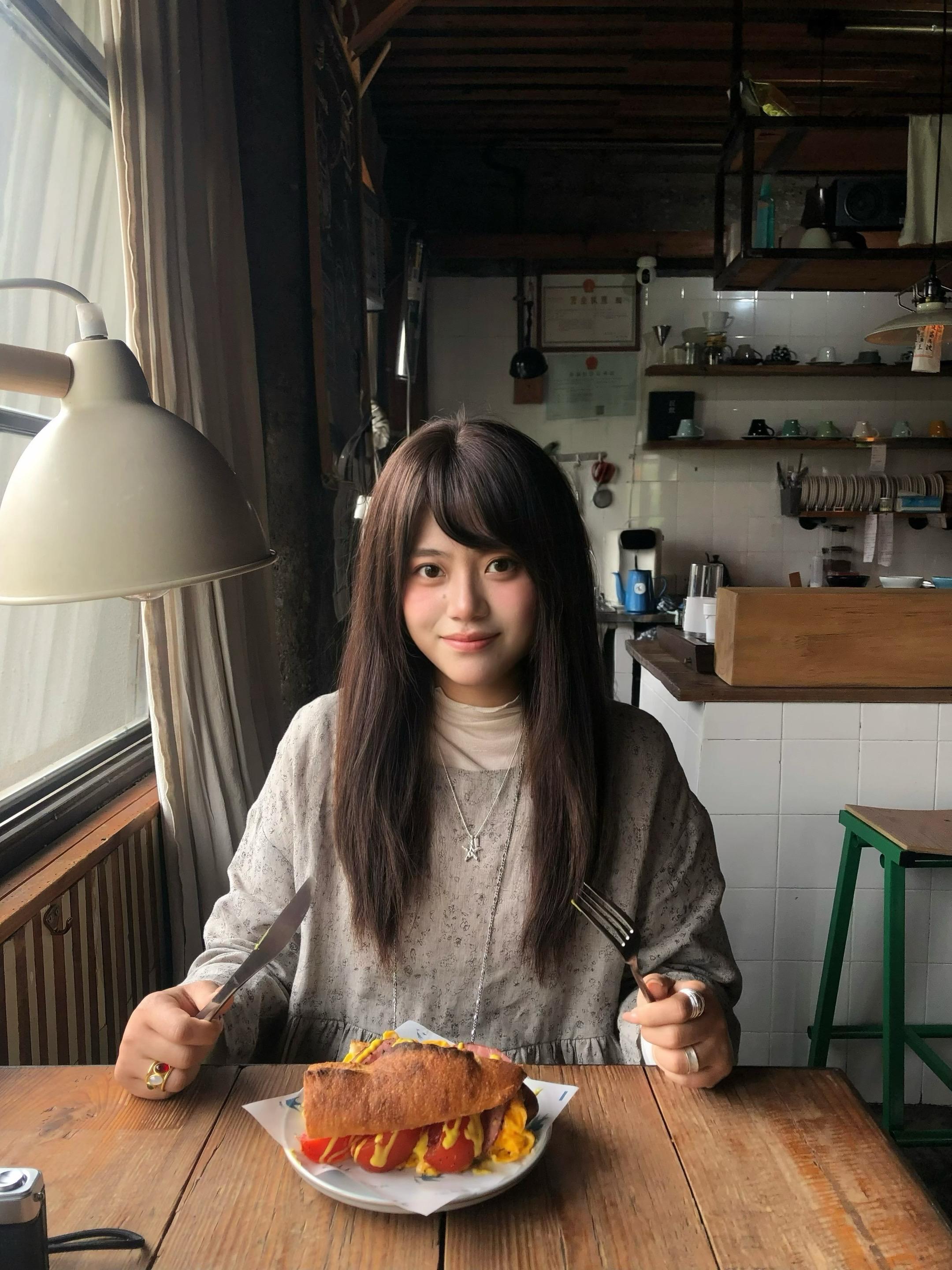 2010年我幻想里的长大是森系 亚麻唯美的， 幻想长大后可以坐热气球环...