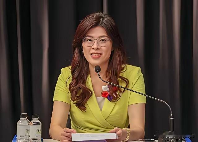 消停不了！郑丽文前脚刚回台湾，后脚几个县市长的态度就藏不住了。

郑丽文刚回去，