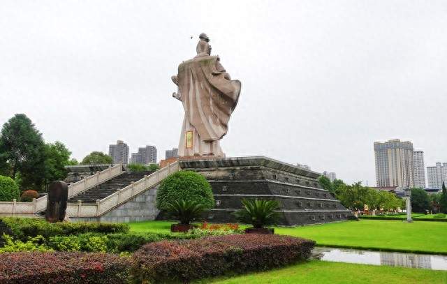 刘邦：一个混混”逆袭成皇帝的秘密，普通人也能学会他的生存智慧