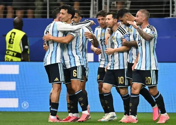 世界杯32强已产生4席2026世界杯小组赛才踢到第二轮，就已有四队提前锁定32强