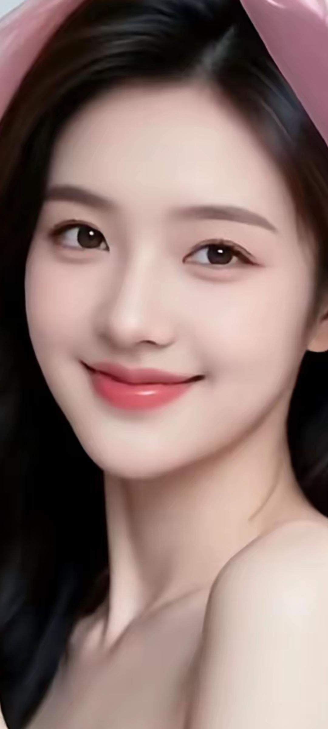 甜美笑容，粉嫩腮红，元气满满的一天！😊✨