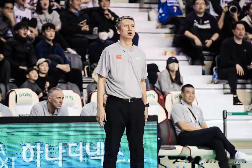 重点关注，中国🇨🇳男篮！世界杯预选赛临近，21人春节集训，准备“抗日”

★