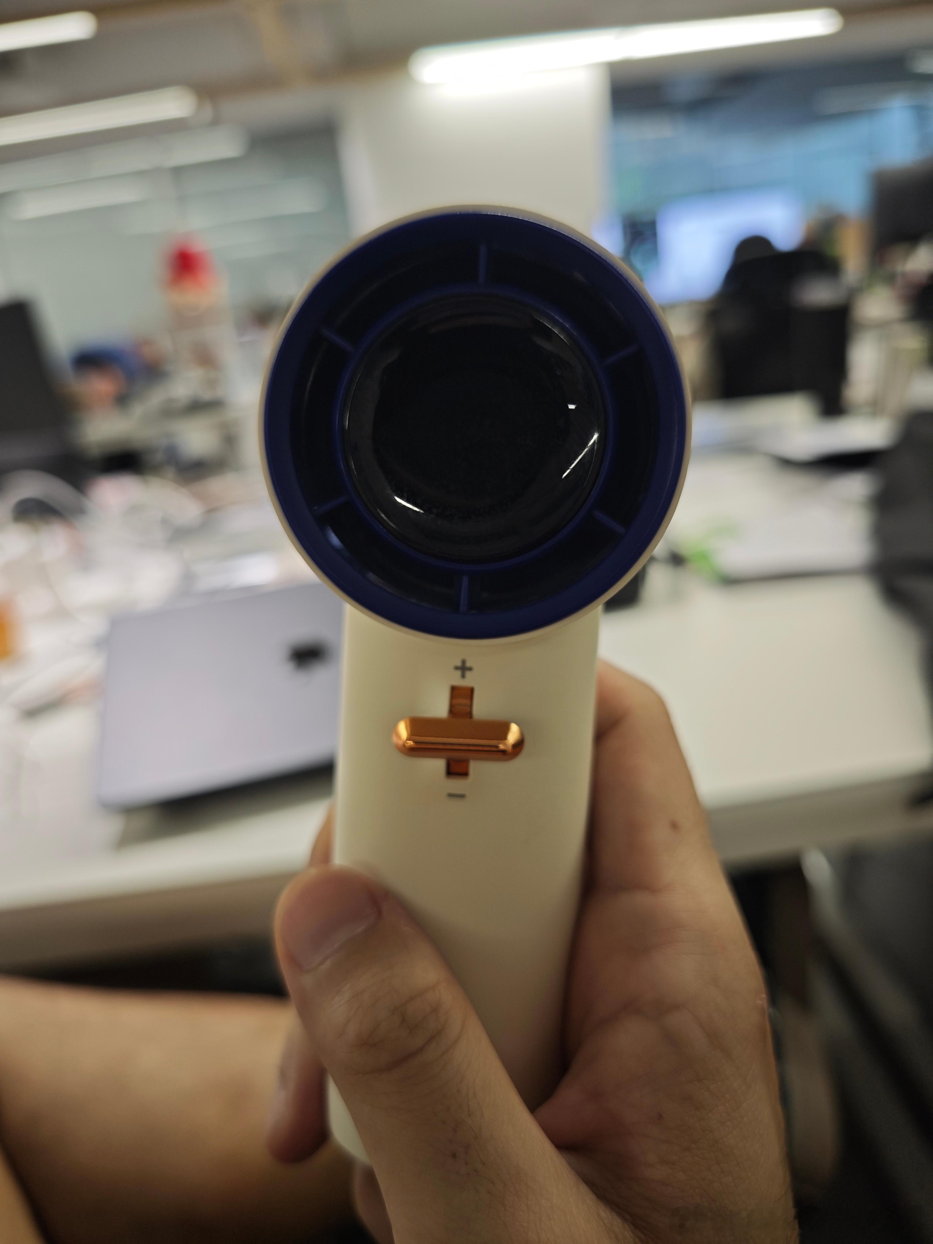 又闷又潮，就指着这个活了
